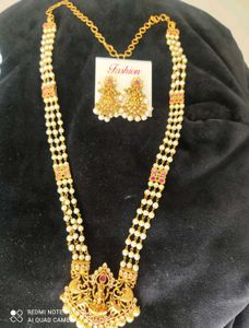 Pearl Jewellery With Beautiful Earrings
