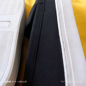 black branded men loafer
