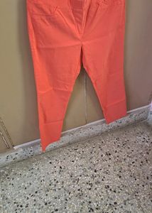 Capries Pant ( SALE )
