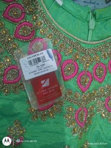 🔥Pink or Parrot Green Lahenga🔥