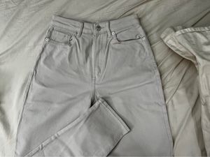 H&M / Divided Creme Mom Jeans