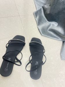 Zudio Black Flats - Minimalist Style