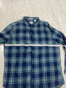 Levi’s.  Shirt 👔