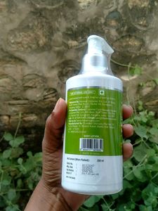 1% Kojic Acid Daily Glow Body Serum - Lotion