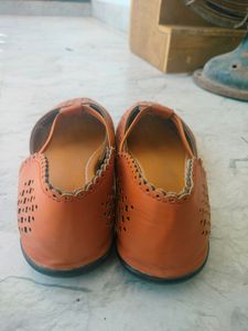 Traditional Juttis And Flipflop/Sandals