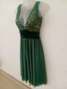 BEAUTIFUL GREEN LACE DRESS