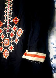 🚨🚨SALE🔥 Embroidered Black Kurti