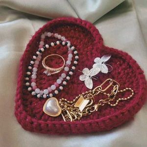 Crochet small jewellery storage
