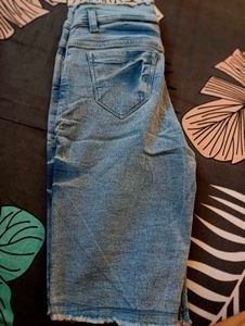 Women Blue Knee Length Capri