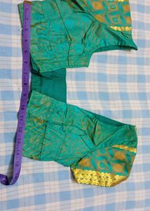 Vintage Model! Elegant Green Checkered Saree