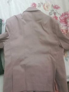 kids suit with bottom . good condition only one ti
