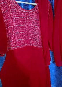 Red Embroideredi Nayra Set