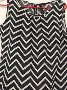 Chevron Print Sleeveless Top