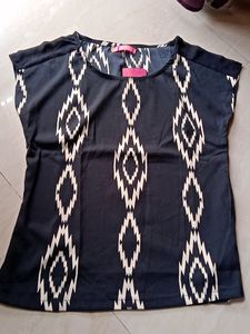 BRAND NEW Stylish crepe Top