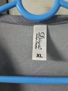 Trendy Top , Attached With Flannel