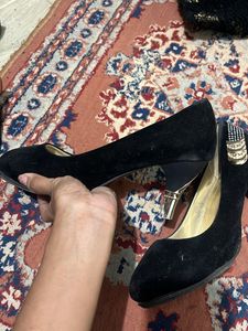 Black And Gold Pumps