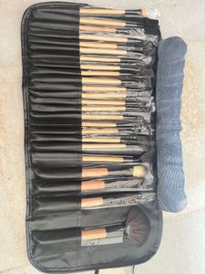 Makeup Brush Set (24 Pcs)