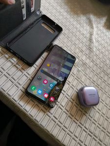 samsung galaxy s10 plus &amp;  buds pr