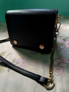 Dressberry Solid Black Sling Bag