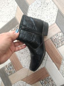 Kids BlackLeather Ankle Boots(Genuine Offer accept