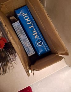 Arrow tag gun with extra needle and tags