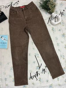 Brown Highwaist Mom Jeans
