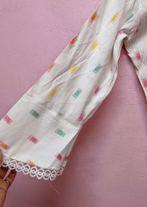 White Kurtas(Women&#39;s)