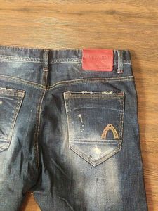 Distressed Denim Jeans