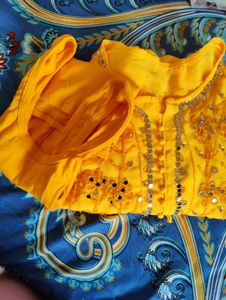 Chikenkari Short Kurti