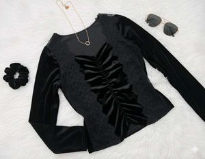 Pretty Sweetheart Neck Black Top