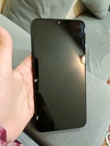 realme 3 32gb 3ram phone vibrate hota h display na