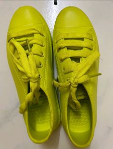 FLUROSCENT GREEN CASUAL SHOES