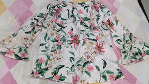 HARPA Women's Floral Top with Bell Sleeves Size S