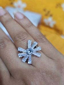 Sparkling Floral Ring