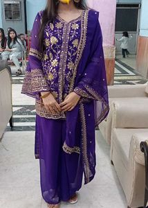 New Beautiful Tranding Suit