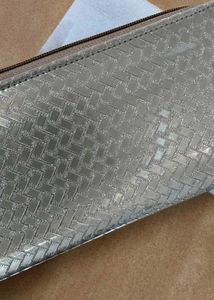 New Silver Glitter Clutch – Glamorous &amp; Elegant!