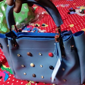 Absolutely New Grey Purse With Sling👛