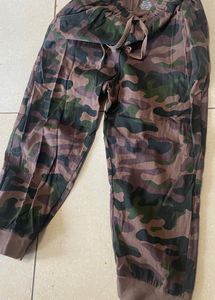 Like New 3/4th Cargo Best Quality Size 32