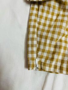 Gingham Crop Top with Puff Sleeves