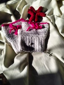 crochet gloves with cute bow