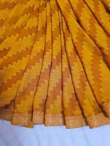 mustard saree, stylish and party wear saree for wo