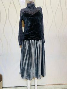 Black colour, stylish, full sleeve top skirt