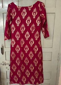Ziyaa Dark Pink &amp; Gold Printed Kurta (S)
