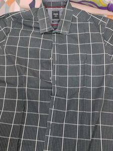 MAX Slim Fit Checkered Shirt