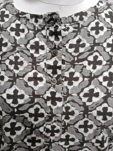 Patterned 3/4 Sleeve Tunic