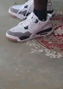 Jordan Low Top Sneakers