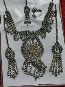 Jewellery set 1