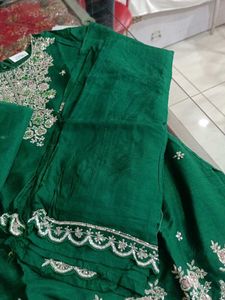 Green Embroidered Kurta Set L