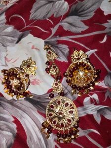 Jhumka Earrings With Maangtikka