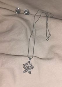 New Pendant Set With Earrings ❤️ (PRICE NEGOTIABLE